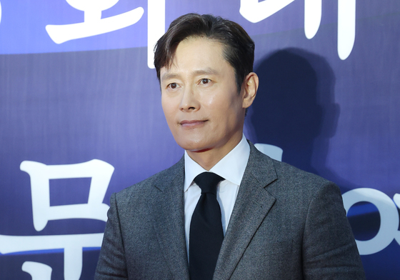 이병헌, 13년 만에 '올해를 빛낸 영화배우' 1위 탈환…2위 마동석