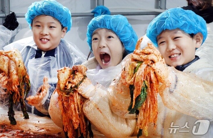 본문 이미지 - 지난해 평창고랭지김장축제 자료 사진. &#40;평창고랭지김장축제위원회 제공. 재판매 및 DB금지&#41; 2025.10.23/뉴스1