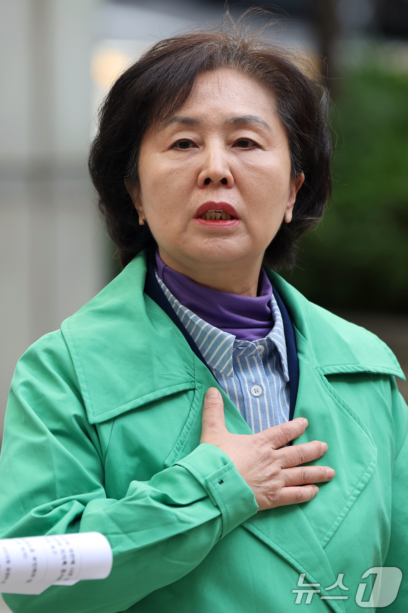 (서울=뉴스1) 황기선 기자 = 김영선 전 국민의힘 의원이 24일 오전 서울 서초구 서울중앙지방법원에서 열린 김건희 여사의 도이치모터스 주가 조작·통일교 뇌물·공천 개입 등 혐의 …