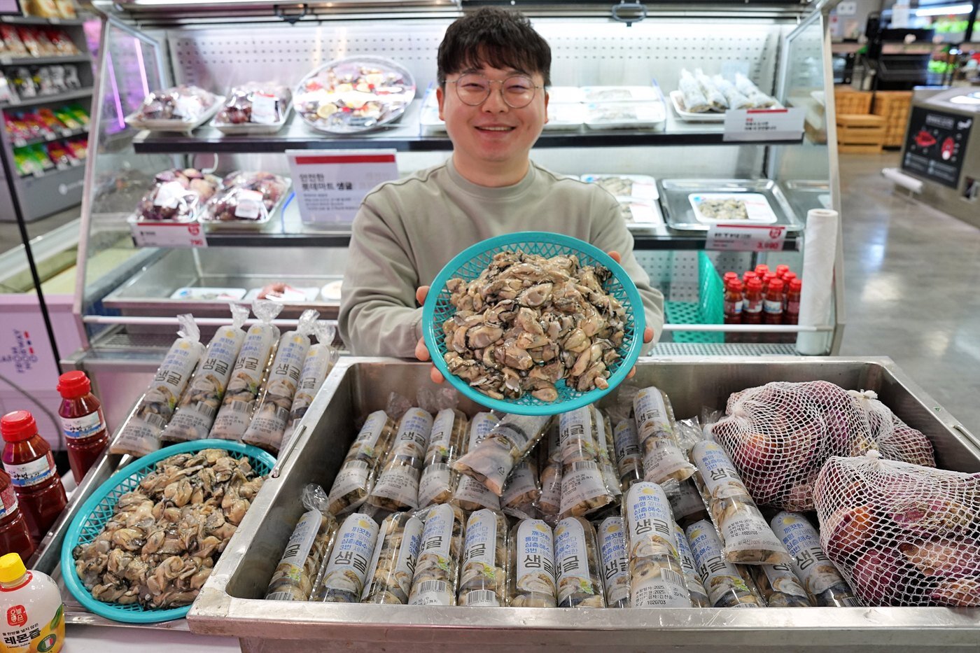 본문 이미지 - 2025년산 생굴&#40;롯데마트 제공&#41;.