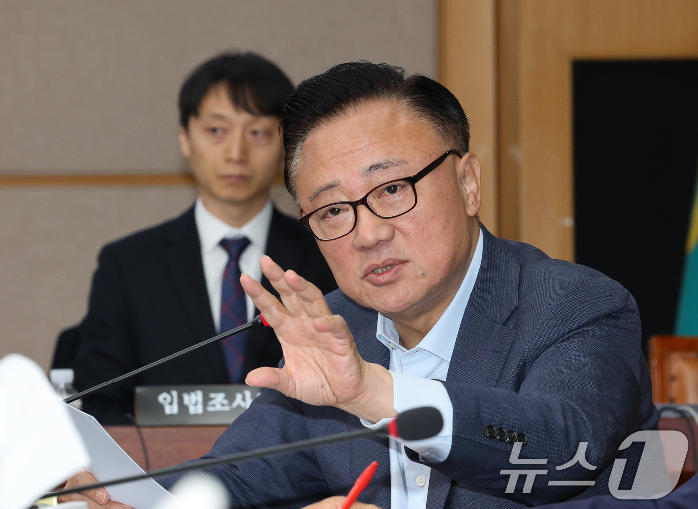 (대전=뉴스1) 김기태 기자 = 고동진 국민의힘 위원이 24일 오전 대전시청에서 열린 국회 행정안전위원회 대전시 국정감사에서 질의하고 있다. 2025.10.24/뉴스1