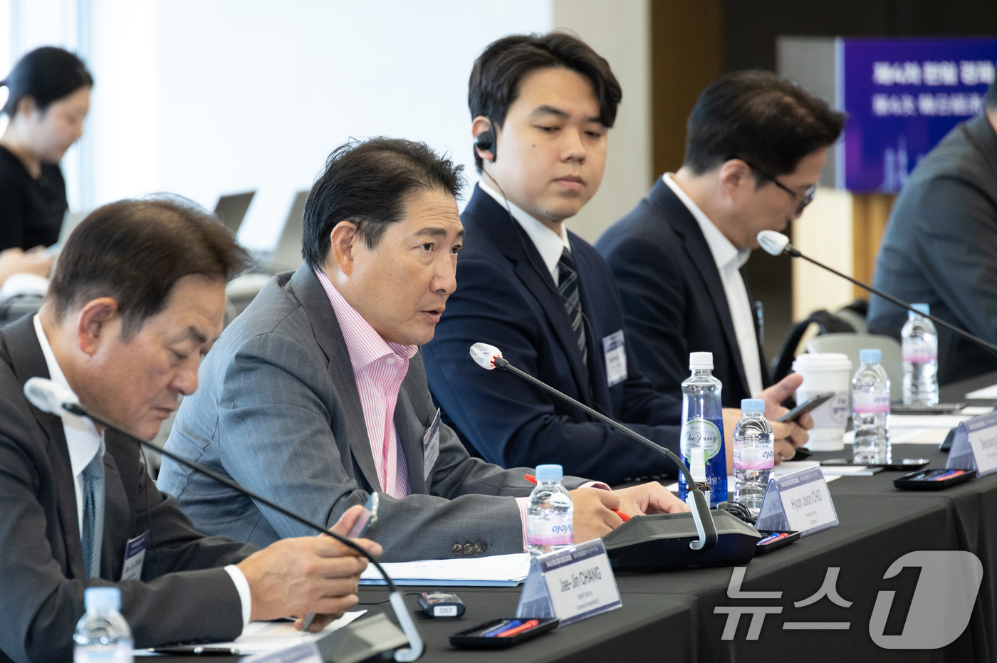 (서울=뉴스1) = 조현준 한일교류특별위원회 위원장(효성그룹 회장)이 24일 서울 강남구 삼성동 트레이드타워에서 열린 '제4차 한일 경제 라운드테이블' 행사에서 발언하고 있다. ( …