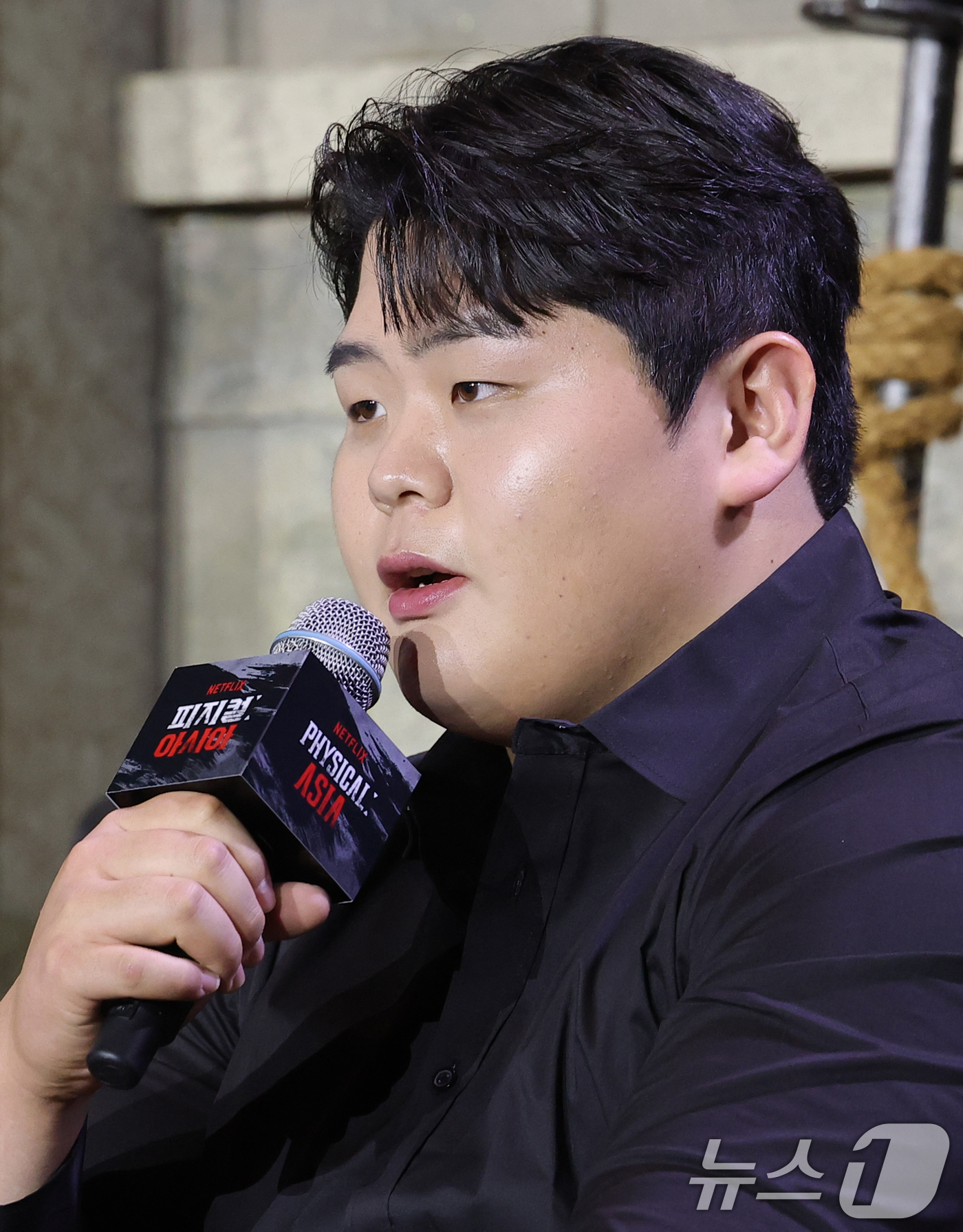 (서울=뉴스1) 권현진 기자 = 씨름선수 김민재가 24일 서울 강남구 봉은사로 웨스틴 서울 파르나스에서 열린 넷플릭스 서바이벌 예능 ‘피지컬: 아시아’ 제작발표회에 참석해 인사말을 …