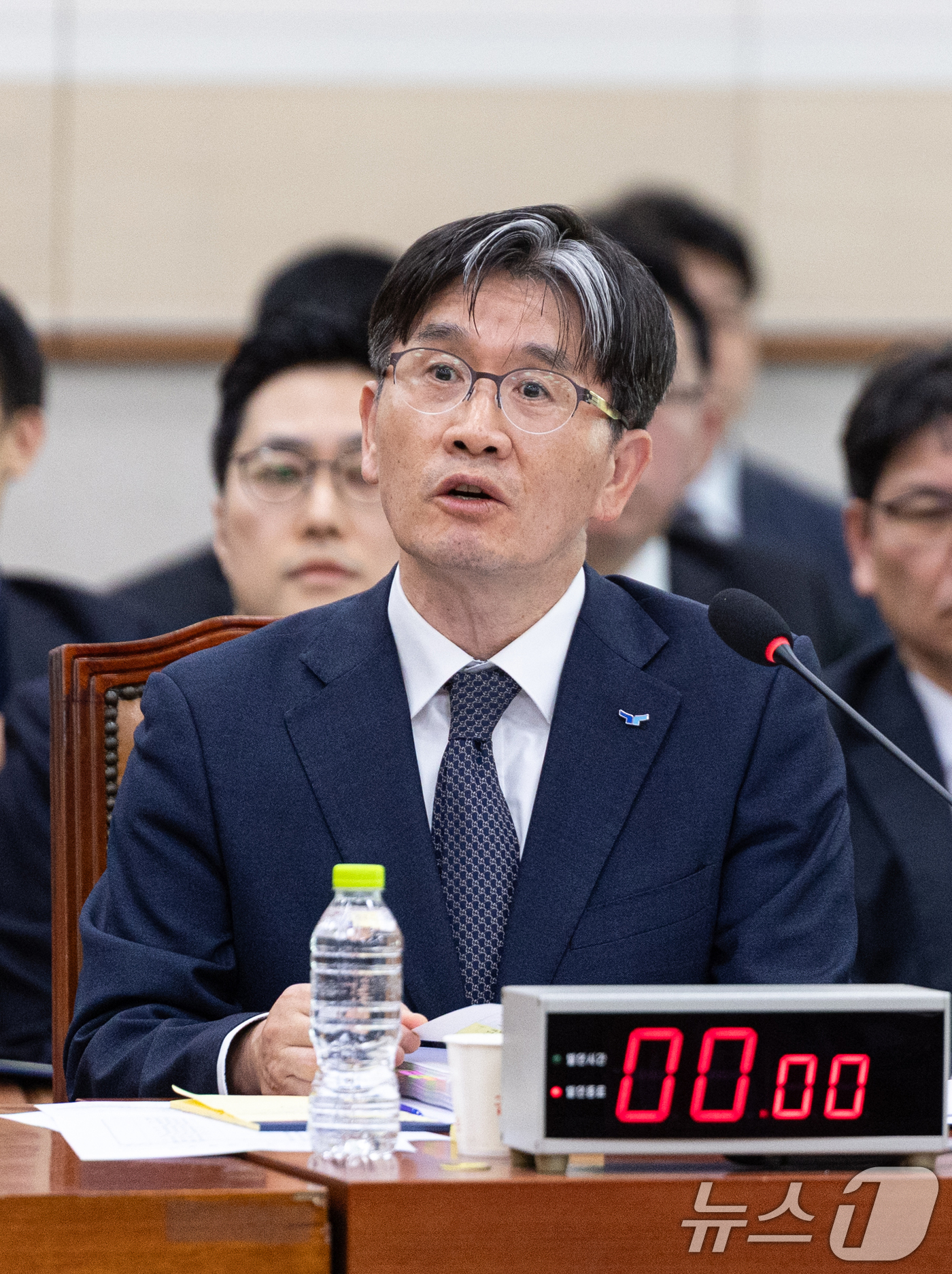 (서울=뉴스1) 이승배 기자 = 오동운 공수처장이 24일 서울 여의도 국회에서 열린 법제사법위원회 고위공직자범죄수사처 등에 대한 국정감사에 출석해 의원 질의에 답변하고 있다. 20 …