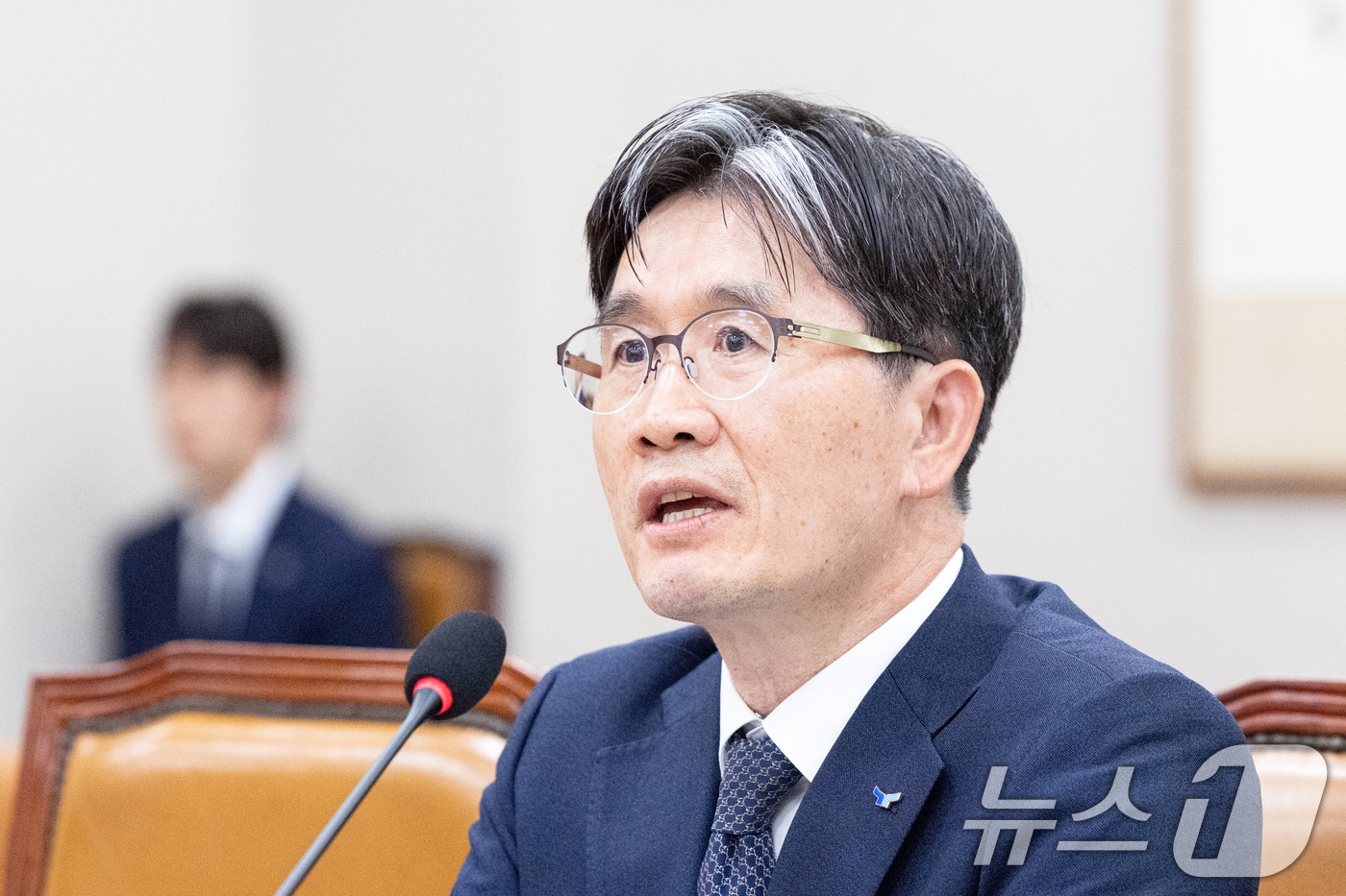 (서울=뉴스1) 이승배 기자 = 오동운 공수처장이 24일 서울 여의도 국회에서 열린 법제사법위원회 고위공직자범죄수사처 등에 대한 국정감사에 출석해 의원 질의에 답변하고 있다. 20 …