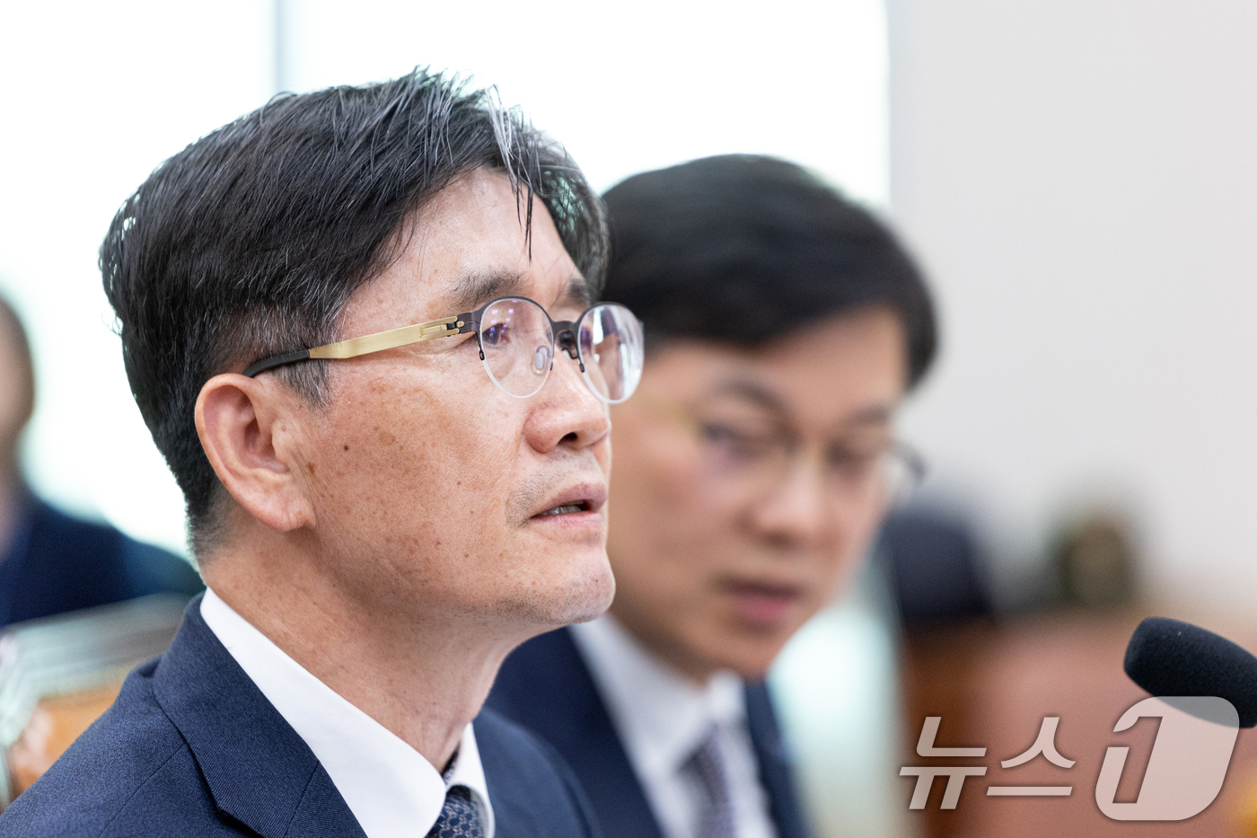 (서울=뉴스1) 이승배 기자 = 오동운 공수처장이 24일 서울 여의도 국회에서 열린 법제사법위원회 고위공직자범죄수사처 등에 대한 국정감사에 출석해 의원 질의에 답변하고 있다. 20 …