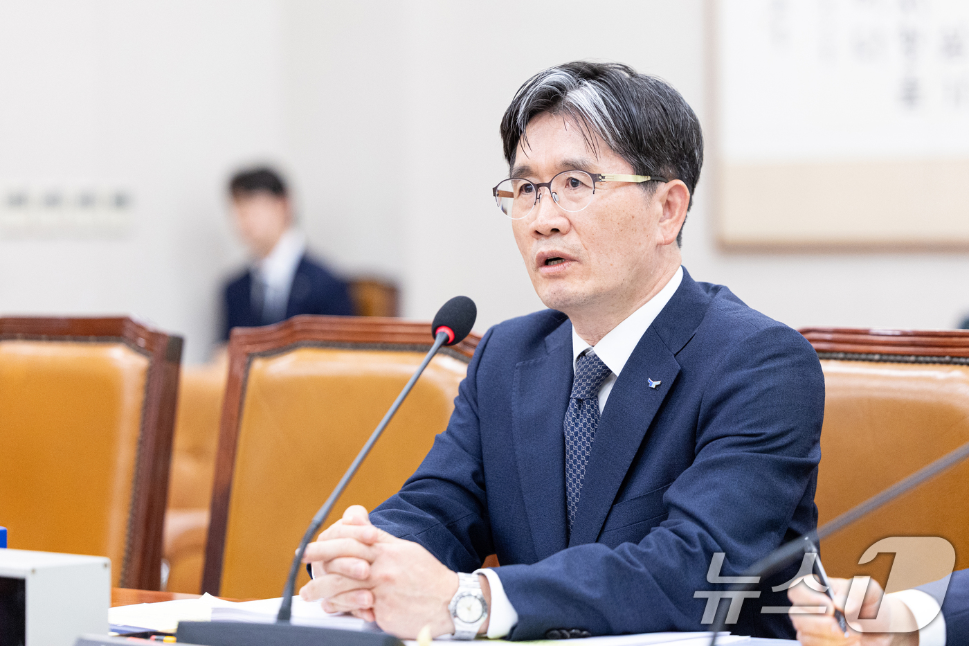 (서울=뉴스1) 이승배 기자 = 오동운 공수처장이 24일 서울 여의도 국회에서 열린 법제사법위원회 고위공직자범죄수사처 등에 대한 국정감사에 출석해 의원 질의에 답변하고 있다. 20 …