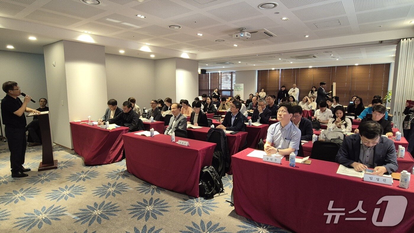 본문 이미지 - 24일 전북 전주시 베스트웨스톤 호텔에서 &#39;기후위기 대응 에너지전환 정책포럼&#39;이 열리고 있다..&#40;협회제공. 재판매 및 DB금지&#41;2025.10.24/뉴스1