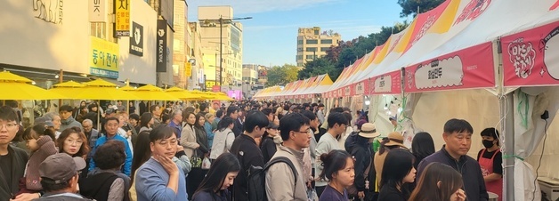 "만두 먹고 다음 날은 떡볶이"…'K-분식'으로 뭉치는 원주·대구