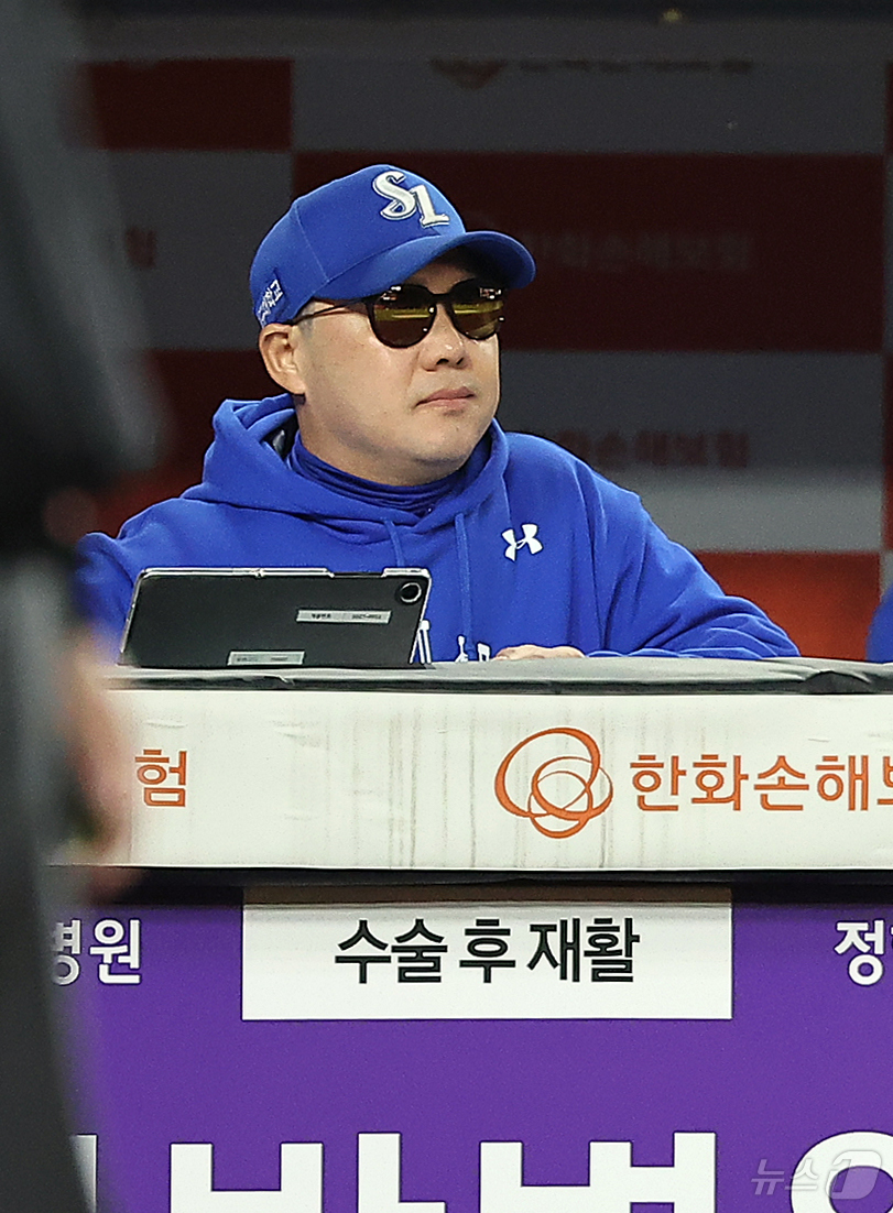 (대전=뉴스1) 김진환 기자 = 24일 오후 대전 한화생명볼파크에서 열린 프로야구 2025 신한 SOL뱅크 KBO 플레이오프 5차전 삼성 라이온즈와 한화 이글스의 경기, 삼성 박진 …