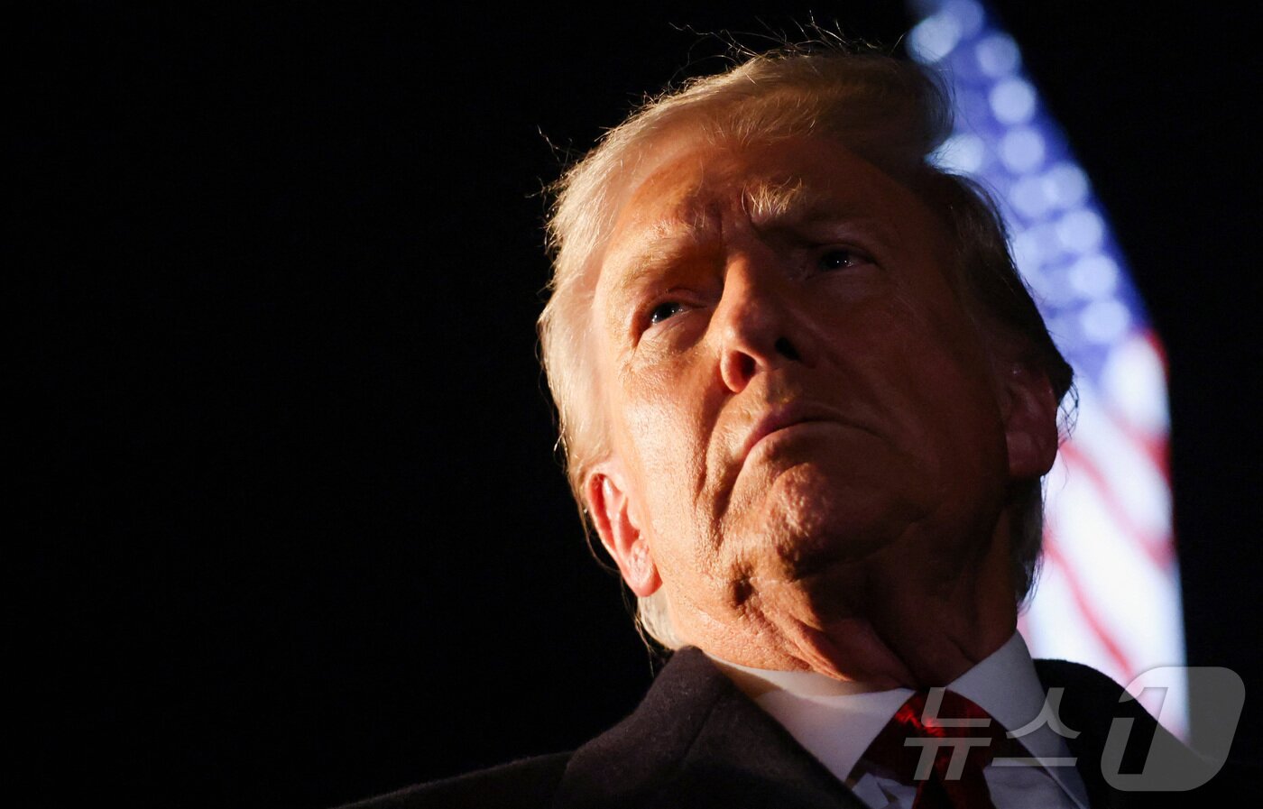 본문 이미지 - 지난 24일 아시아 순방을 위해 말레이시아로 떠나는 도널드 트럼프 미국 대통령 ⓒ 로이터=뉴스1 ⓒ News1 류정민 특파원