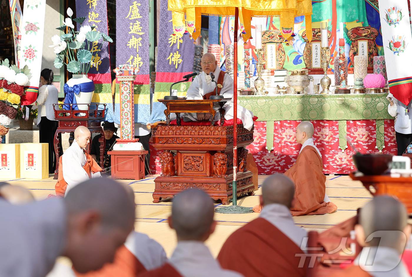 (서울=뉴스1) 김진환 기자 = 광복 80주년을 맞아 조계종 종정 성파스님이 지난 25일 서울 은평구 진관사 국행수륙재 개건 627주년 기념 ‘2025년 진관사 수륙재’ 회향식에서 …