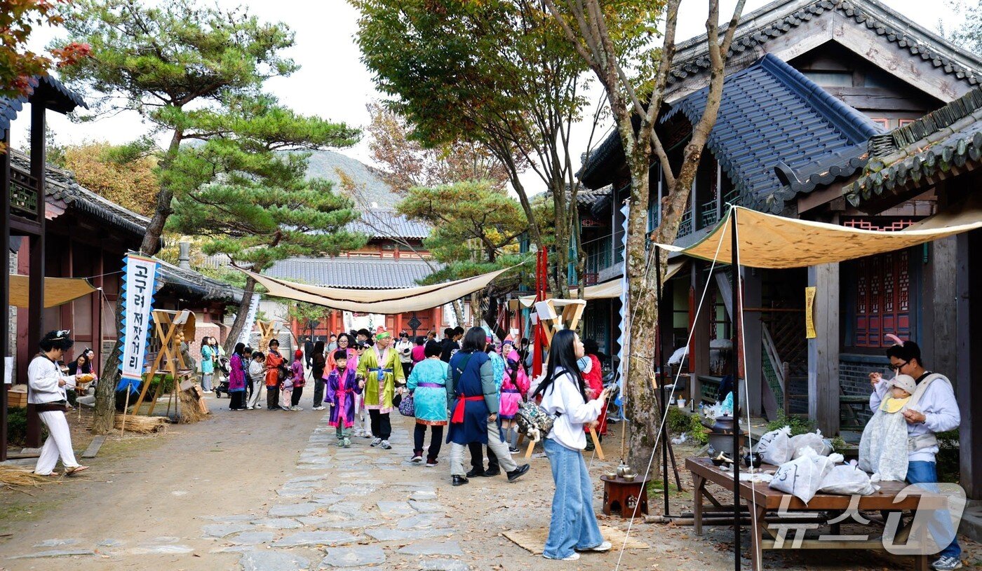 본문 이미지 -  27회 단양온달문화축제 저잣거리.&#40;단양군 제공. 재판매 및 DB금지&#41;/뉴스1