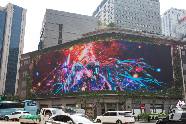 (서울=뉴스1) = 문화체육관광부(장관 최휘영)와 (재)예술경영지원센터(대표 김장호) 산하 아트코리아랩은 서울 중구청(구청장 김길성) 및 명동스퀘어와 협력하여, 명동 신세계백화점 …