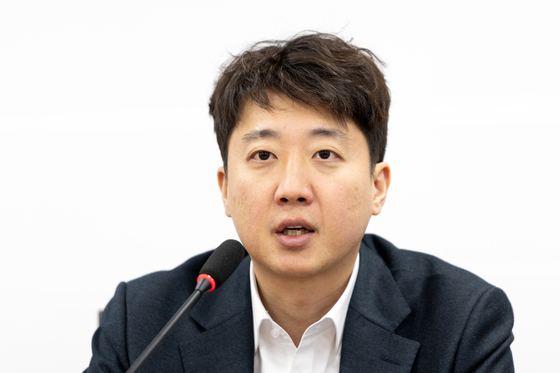 '尹 공천개입 가담 의혹' 이준석, 김건희특검 소환 통보에 불출석