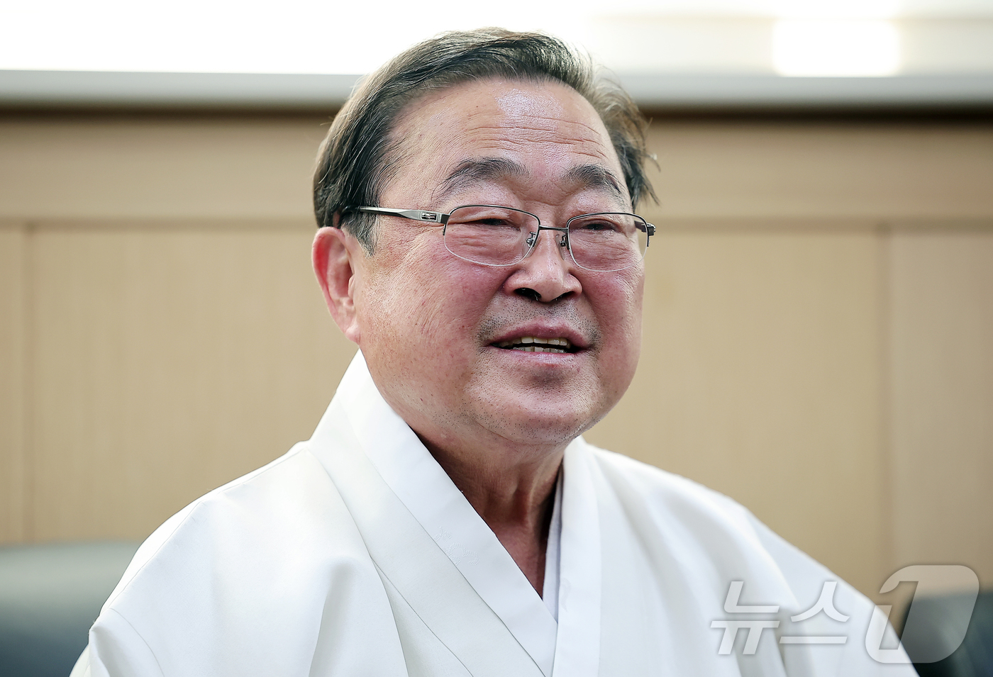 (서울=뉴스1) 김진환 기자 = 김령하 한국민족종교협의회 회장이 27일 오전 서울 동대문구 한국민족종교협의회에서 열린 이석연 국민통합위원장과의 간담회에서 인사말을 하고 있다. 20 …