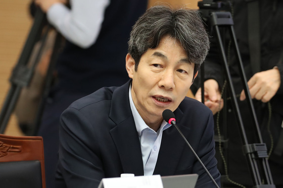 윤건영 "윤영호 통화한 기억 없다…靑 3실장 걱정돼, 대통령 호출 30초내 뛰어가야"