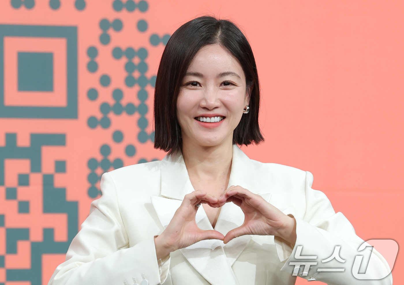 (서울=뉴스1) 권현진 기자 = 배우 황우슬혜가 27일 서울 영등포구 KBS 본관에서 열린 KBS 2TV 연상연하 리얼 로맨스 '누난 내게 여자야' 제작발표회에 참석해 포즈를 취하 …