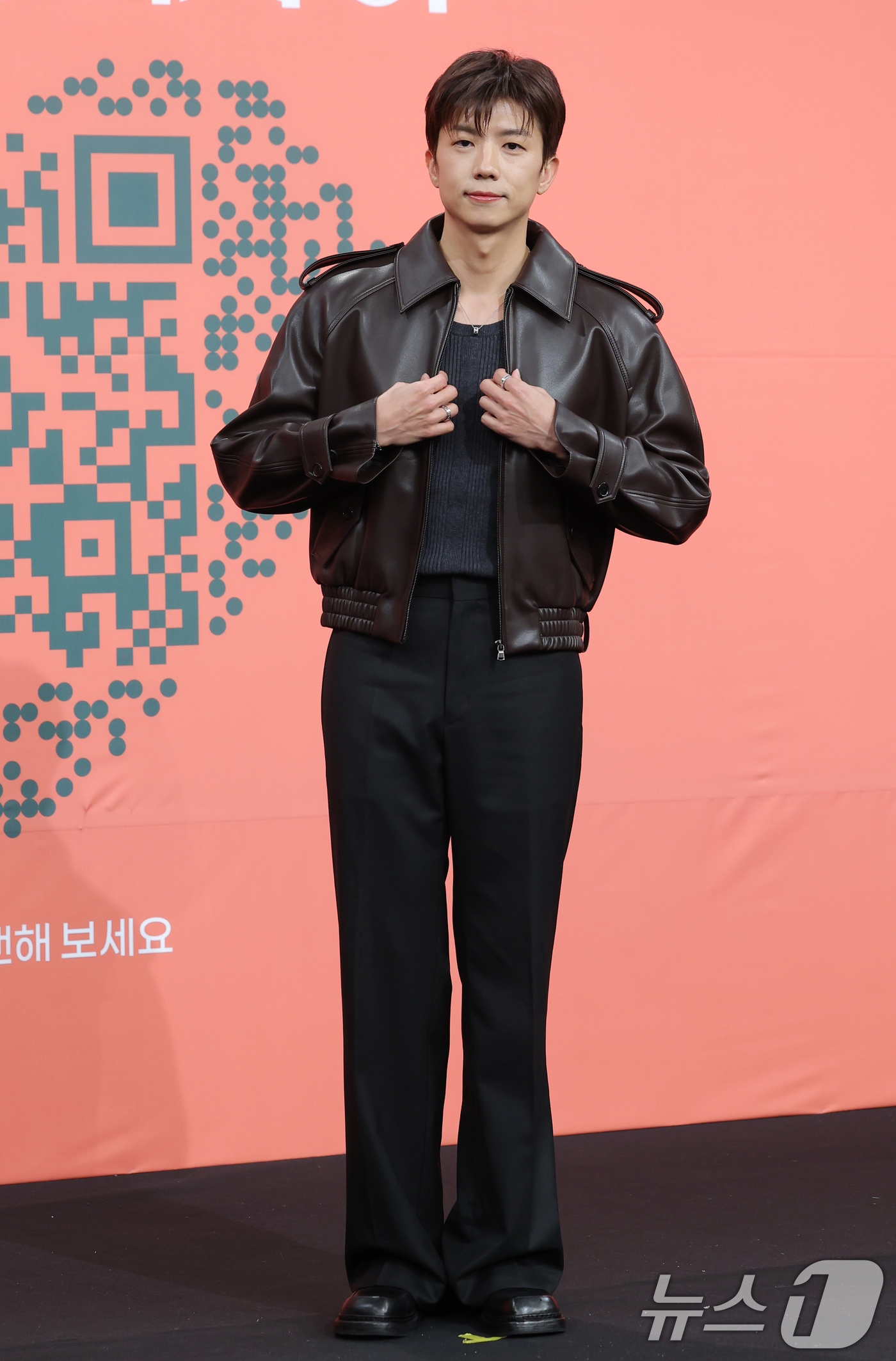 (서울=뉴스1) 권현진 기자 = 2PM 우영이 27일 서울 영등포구 KBS 본관에서 열린 KBS 2TV 연상연하 리얼 로맨스 '누난 내게 여자야' 제작발표회에 참석해 포즈를 취하고 …