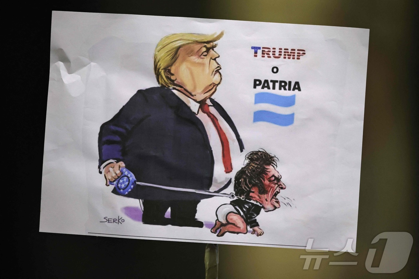 (부에노스아이레스 AFP=뉴스1) 권영미 기자 = 26일(현지시간) 아르헨티나 부에노스아이레스에서 중간선거 결과 발표 후, 부패 혐의로 자택에 연금 중인 크리스티나 페르난데스 데 …