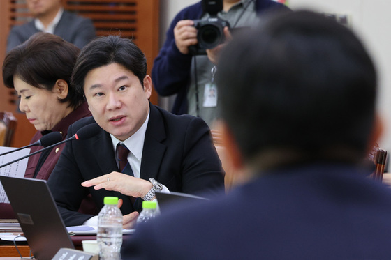 글로벌 숙박 플랫폼, 불법 매물 퇴출 착수…'영업신고증' 확인 의무화