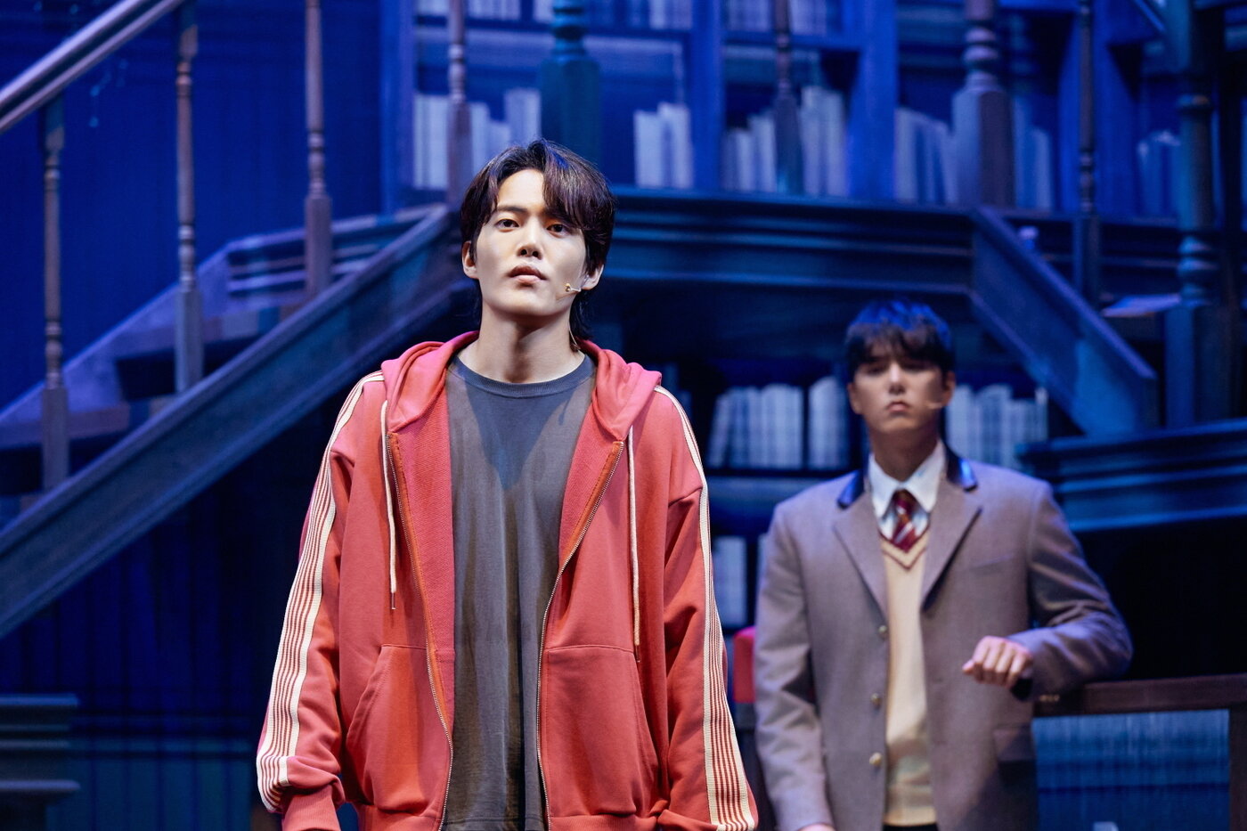 본문 이미지 - 뮤지컬 '아몬드' 곤이 역의 김건우(왼쪽) 공연 모습.(라이브 제공)