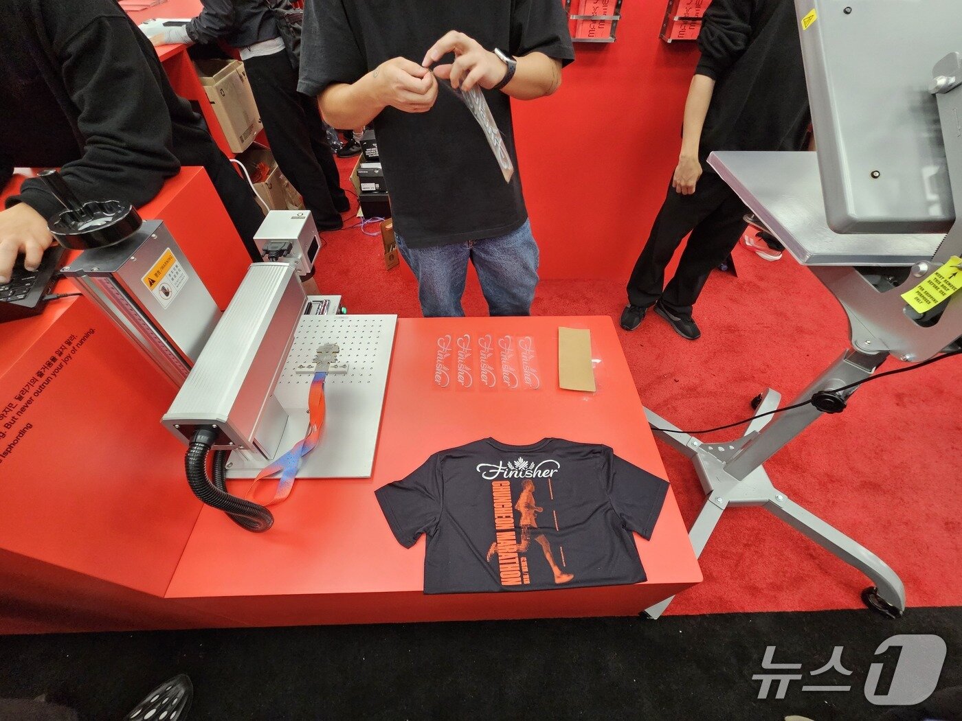 본문 이미지 - 프로-스펙스가 22~29일 7일간 러너들을 위한 팝업스토어 '달리기의 궤적'을 개최한다.ⓒ 뉴스1/김진희 기자.