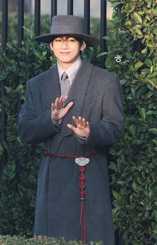 본문 이미지 - 뷔 / 인스타그램, 보그 홈페이지 캡처