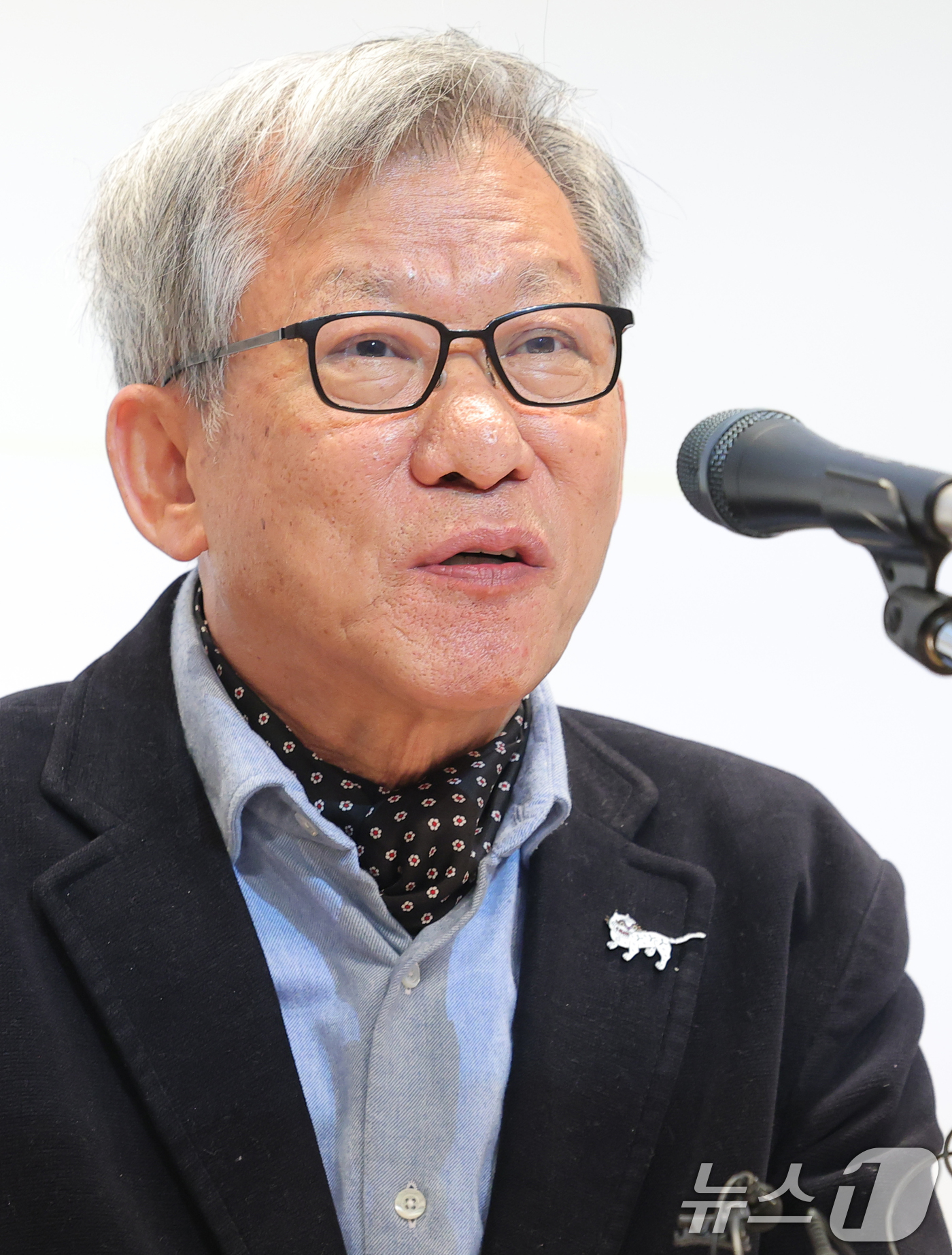 (서울=뉴스1) 권현진 기자 = 유홍준 국립중앙박물관 관장이 28일 오전 서울 용산구 국립중앙박물관에서 열린 보존과학센터 개관 및 기자간담회에서 인사말을 하고 있다. 2025.10 …