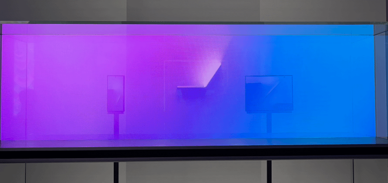 본문 이미지 - 28일 경주 엑스포공원 옥외 특별관&#40;에어돔&#41;에서 열린 &#39;K-테크 쇼케이스&#39;에서 삼성전자는 트라이폴드폰을 처음으로 공개했다. 2025.10.28 ⓒ News1 박기범 기자