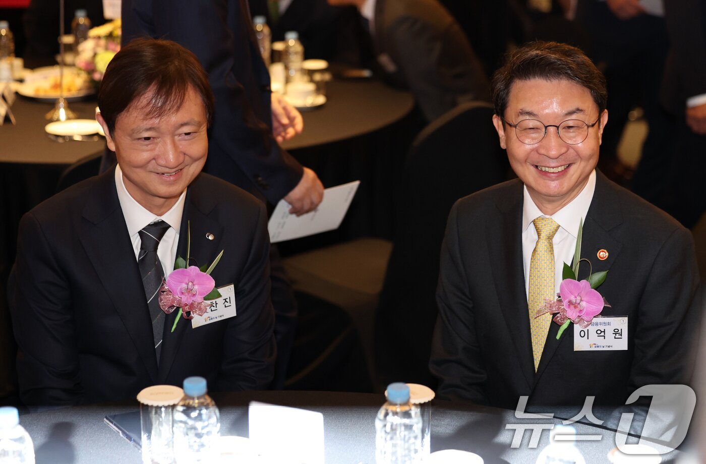 본문 이미지 - 이억원 금융위원장과 이찬진 금융감독원장. 2025.10.28/뉴스1 ⓒ News1 황기선 기자