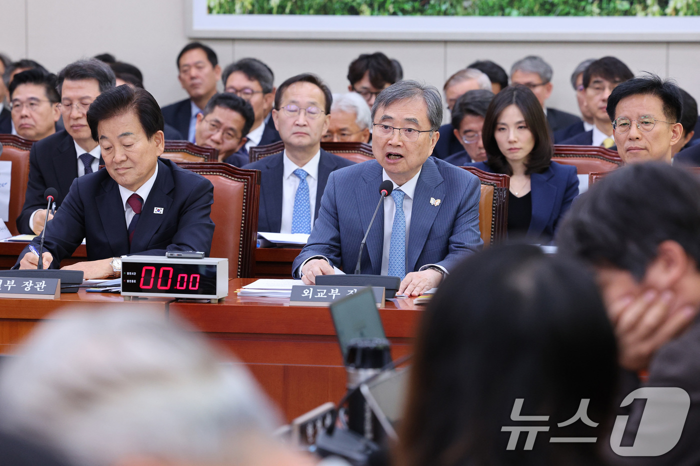 (서울=뉴스1) 신웅수 기자 = 조현 외교부 장관이 28일 서울 여의도 국회 외교통일위원회에서 열린 외교부·통일부 등에 대한 종합감사에서 의원 질의에 답변하고 있다. 2025.10 …