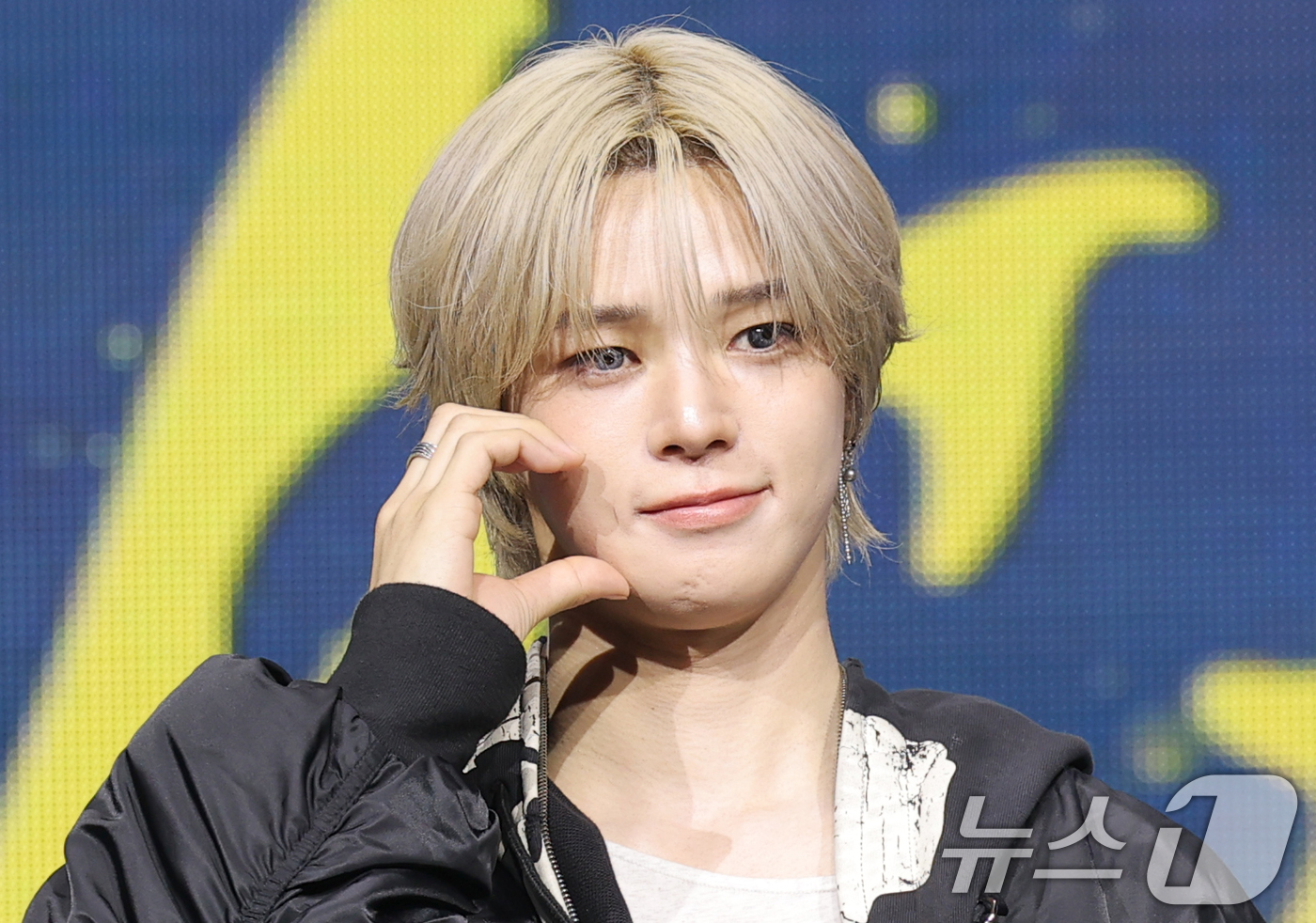 (서울=뉴스1) 권현진 기자 = 그룹 &TEAM(앤팀) 케이가 28일 오후 서울 용산구 블루스퀘어에서 가진 한국 데뷔 미니 1집 'Back to Life' 쇼케이스에 참석해 포즈를 …