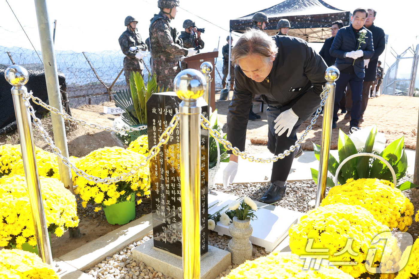 (서울=뉴스1) = 국방부는 내란극복·미래국방 설계를 위한 민관군 합동 특별자문위원회 산하 군 사망사고 대책 분과 위원회가 28일 12사단 일반전초(GOP) 부대를 방문했다고 밝혔 …