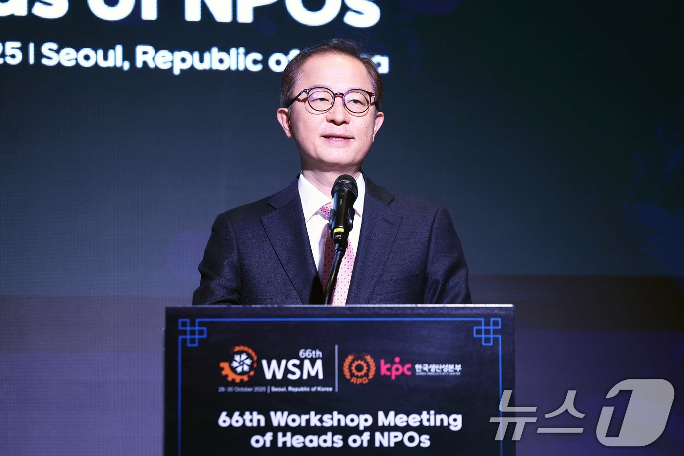 (서울=뉴스1) = 이승렬 산업통상부 산업정책실장이 28일 서울 중구 플라자호텔에서 열린 '제66차 아시아생산성기구(APO) 생산성본부 대표자 정기 총회'에 참석해 환영사를 하고 …