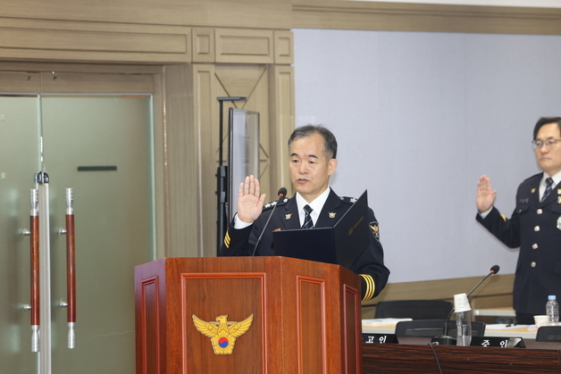 [국감] 선서하는 김종철 경남경찰청장