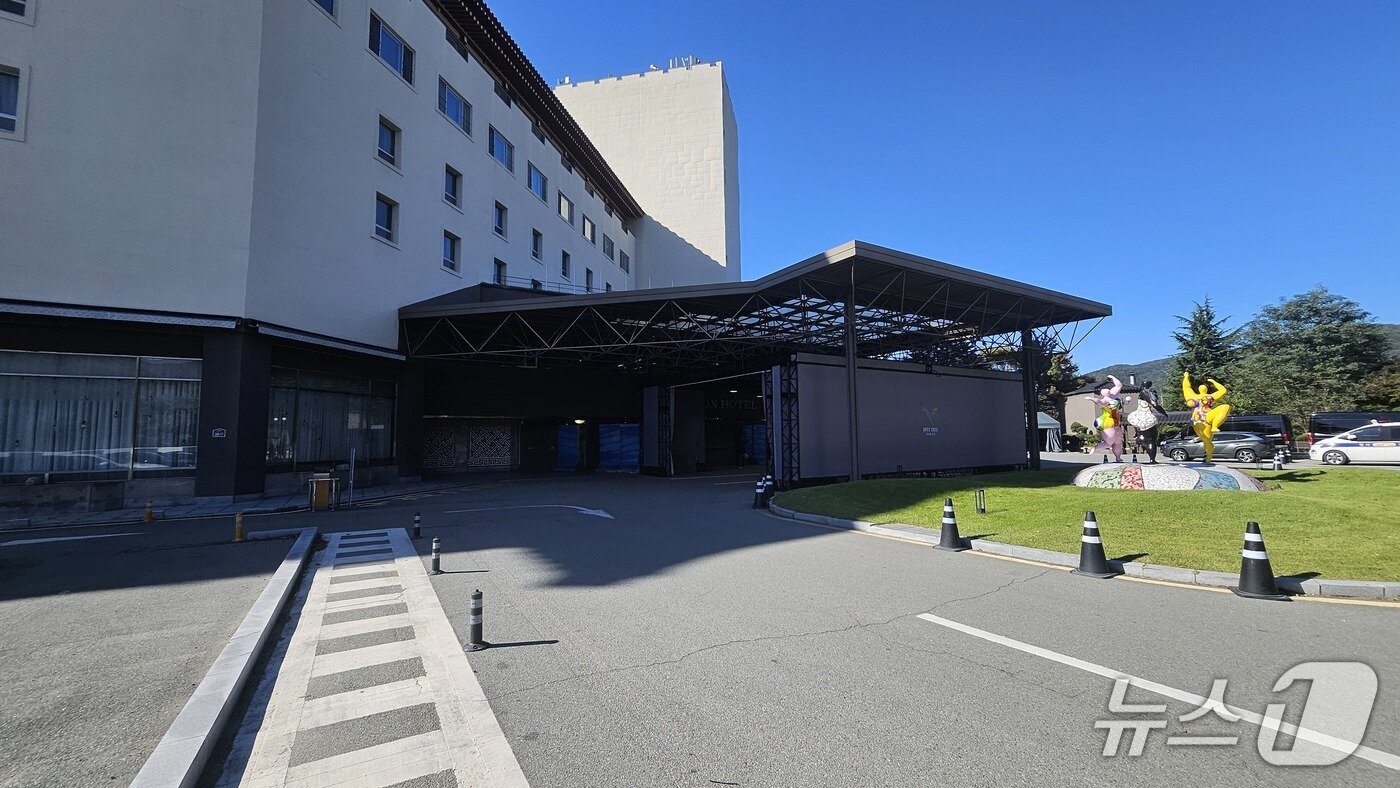 본문 이미지 - 시진핑 중국 국가주석이 머무는 곳으로 알려진 코오롱호텔 경주.2025.10.28/뉴스1ⓒNews1 노민호 기자