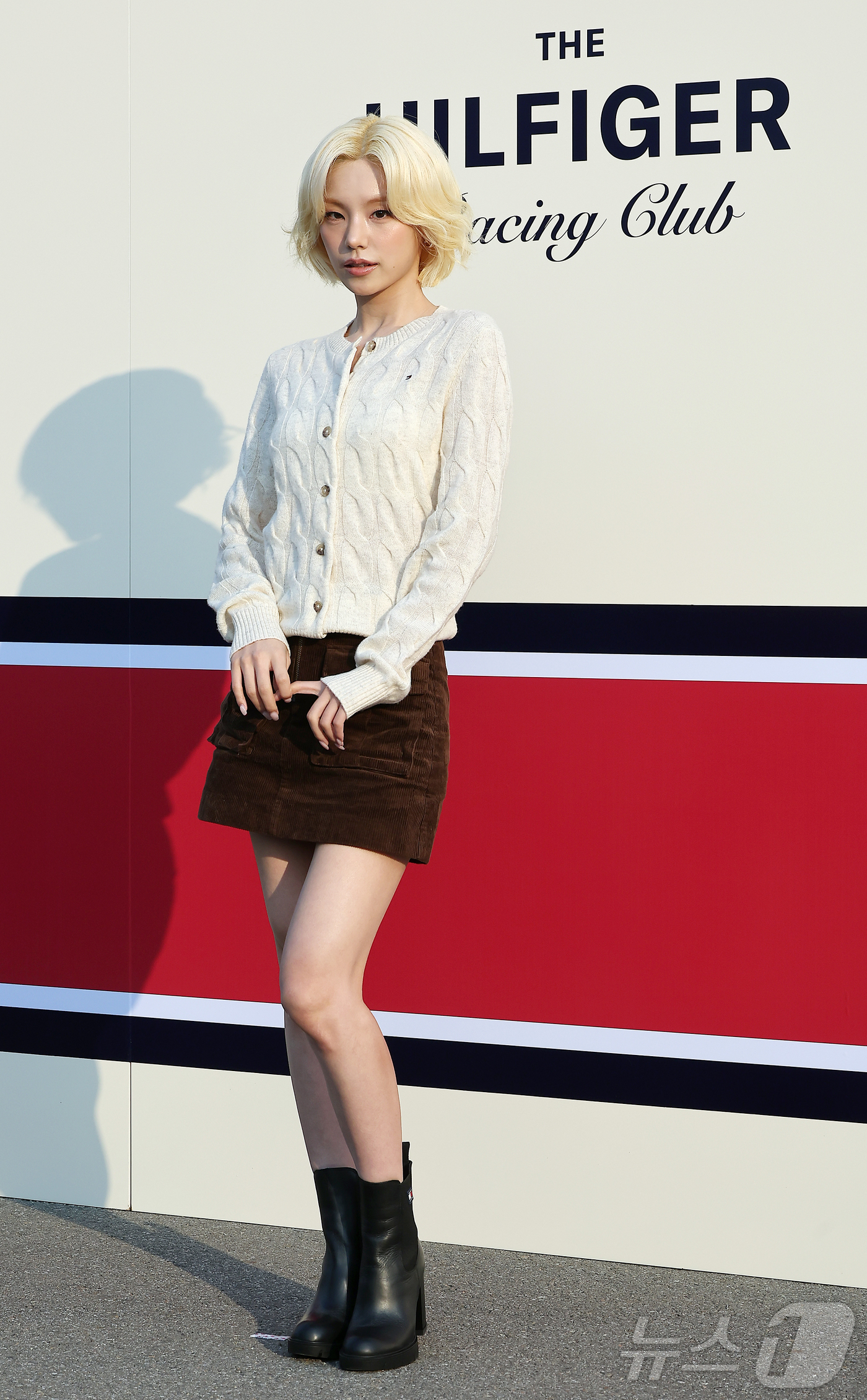 (서울=뉴스1) 김진환 기자 = 있지(ITZY) 예지가 28일 오후 서울 강남구 코엑스에서 열린 더 힐피거 레이싱 클럽 포토월에 참석해 포즈를 취하고 있다. 2025.10.28/뉴 …