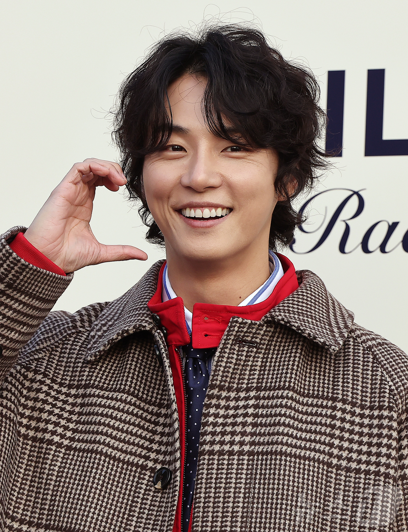 (서울=뉴스1) 김진환 기자 = 배우 윤시윤이 28일 오후 서울 강남구 코엑스에서 열린 더 힐피거 레이싱 클럽 포토월에 참석해 포즈를 취하고 있다. 2025.10.28/뉴스1