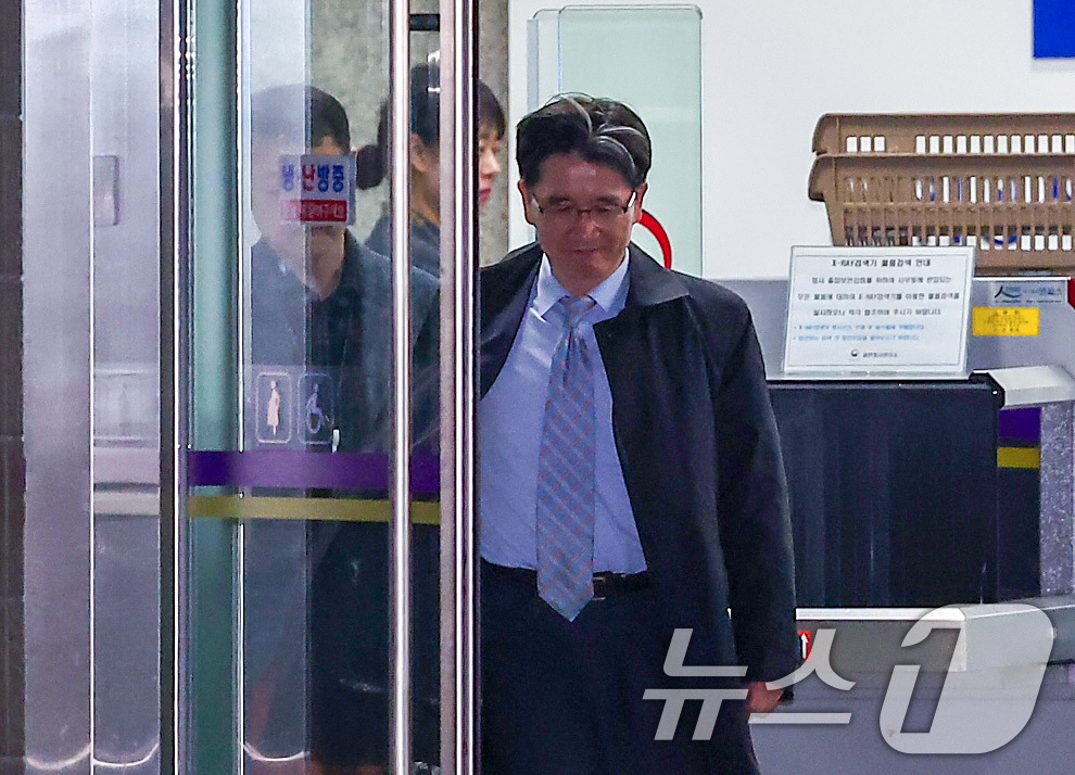 (과천=뉴스1) 김성진 기자 = 해병대원 순직 사건 관련 의혹을 수사하는 순직해병특검팀(특별검사 이명현)의 피의자 소환 조사를 앞둔 오동운 고위공직자범죄수사처(공수처) 처장이 28 …