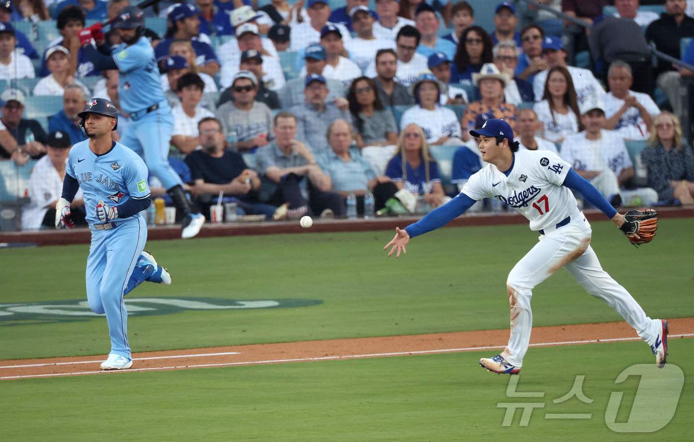 (AFP=뉴스1) 김진환 기자 = LA 다저스의 오타니 쇼헤이가 29일(이하 한국시간) 미국 캘리포니아주 로스앤젤레스 다저 스타디움에서 열린 2025 메이저리그(MLB) 월드시리즈 …