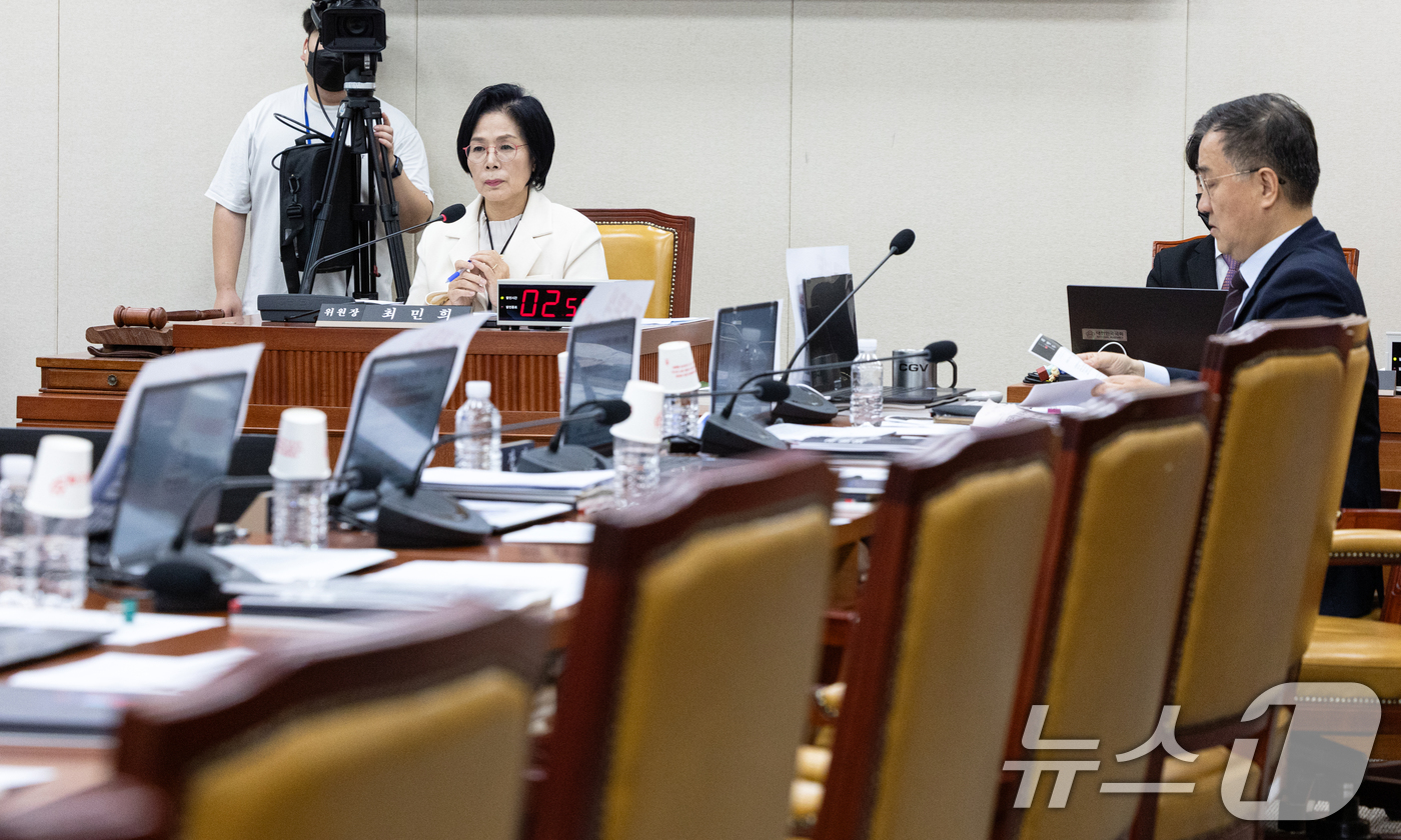 (서울=뉴스1) 이승배 기자 = 29일 서울 여의도 국회에서 열린 과학기술정보방송통신위원회 과학기술정보통신부 등에 대한 국정감사에서 국민의힘 위원들의 빈자리가 보이고 있다. 202 …