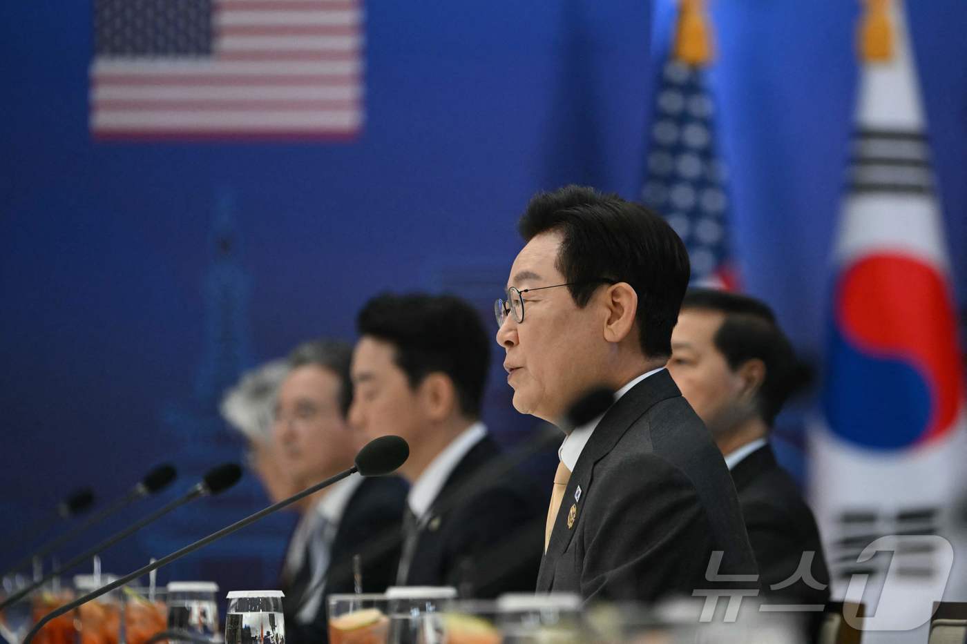 본문 이미지 - 이재명 대통령이 29일 경북 경주박물관에서 열린 한미 정상회담 확대 오찬회담에서 발언하고 있다. ⓒ AFP=뉴스1