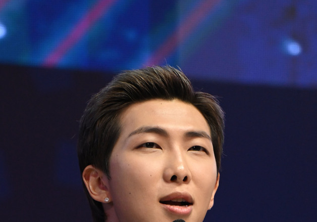 방탄소년단 RM "해체 고민 수만 번 했지만…잘 준비해 보여줄 것"