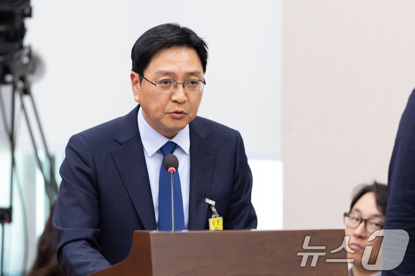 (서울=뉴스1) 이승배 기자 = 김정훈 SK에코플랜트 부사장이 29일 서울 여의도 국회에서 열린 국토교통위원회의 국토교통부 등에 대한 국정감사에 출석해 의원 질의에 답변하고 있다. …