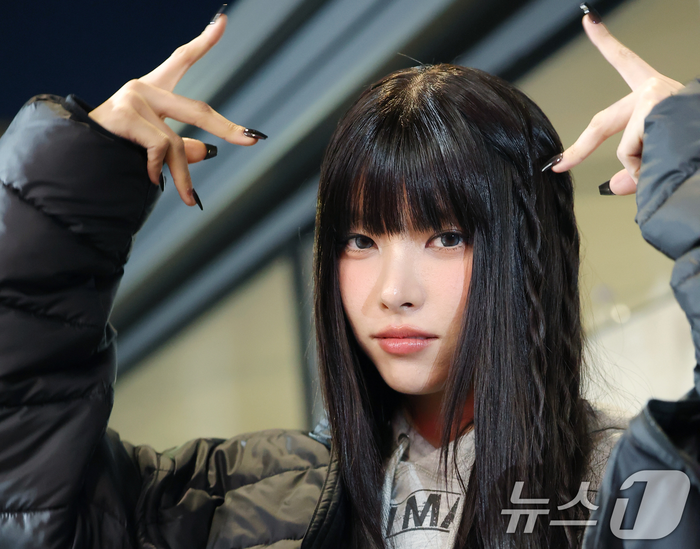 (서울=뉴스1) 권현진 기자 = 아일릿 윤아가 29일 서울 성동구 H&M 성수에서 열린 오픈 행사에 참석해 포즈를 취하고 있다. 2025.10.29/뉴스1