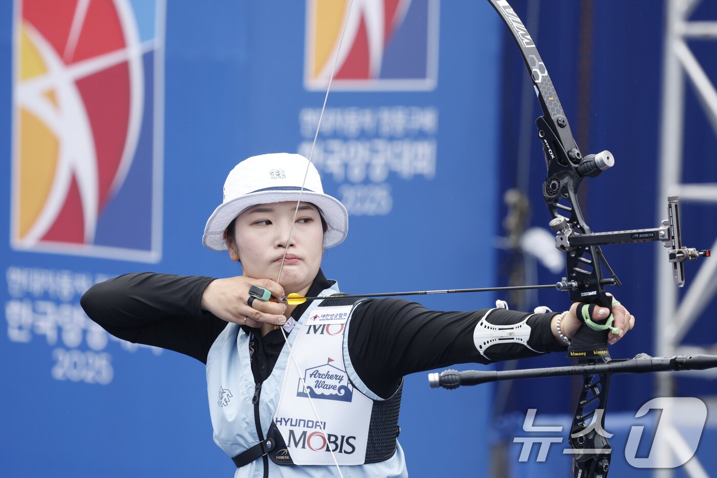 본문 이미지 - 양궁 국가대표 선발전에서 리커브 종목 여자부 1위에 차지한 강채영.  ⓒ 뉴스1 김태성 기자