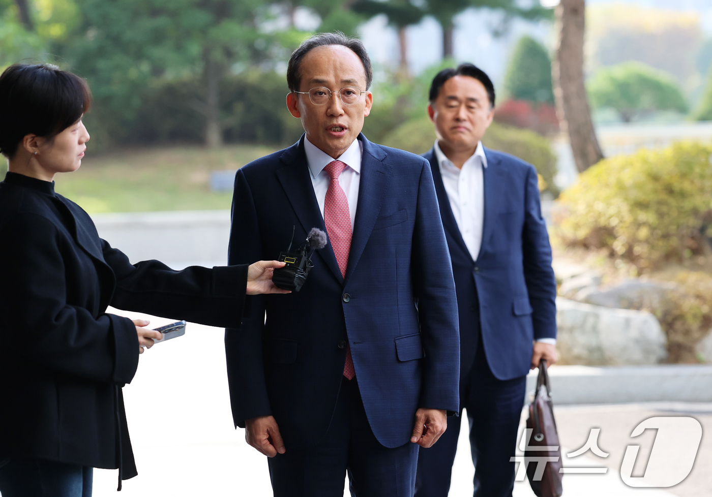 (서울=뉴스1) 오대일 기자 = 국회의 계엄해제 의결을 방해한 의혹을 받는 추경호 전 국민의힘 원내대표가 30일 오전 서울 서초구 서울고등검찰청에 마련된 내란 특검팀(특별검사 조은 …