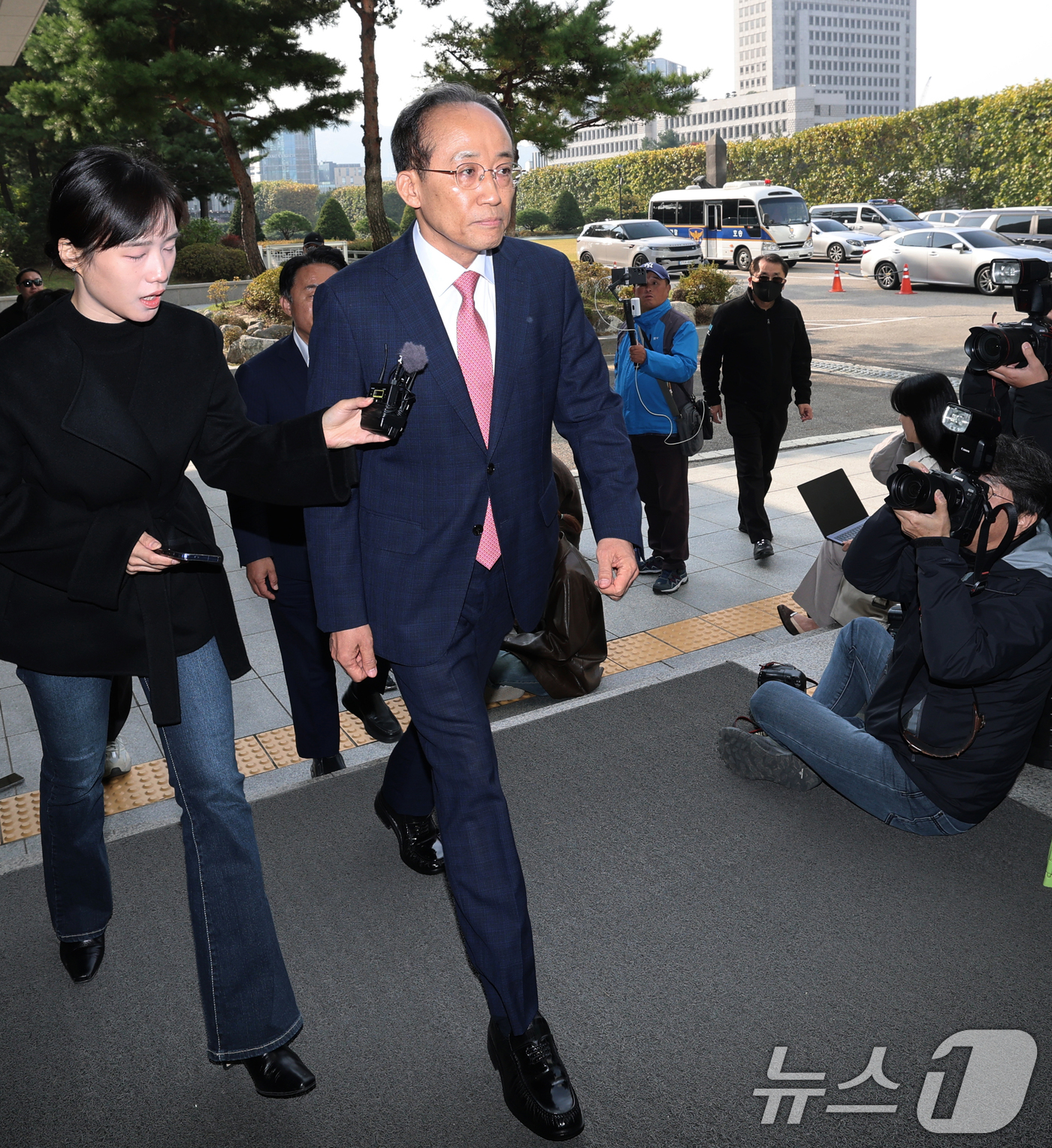 (서울=뉴스1) 오대일 기자 = 국회의 계엄해제 의결을 방해한 의혹을 받는 추경호 전 국민의힘 원내대표가 30일 오전 서울 서초구 서울고등검찰청에 마련된 내란 특검팀(특별검사 조은 …