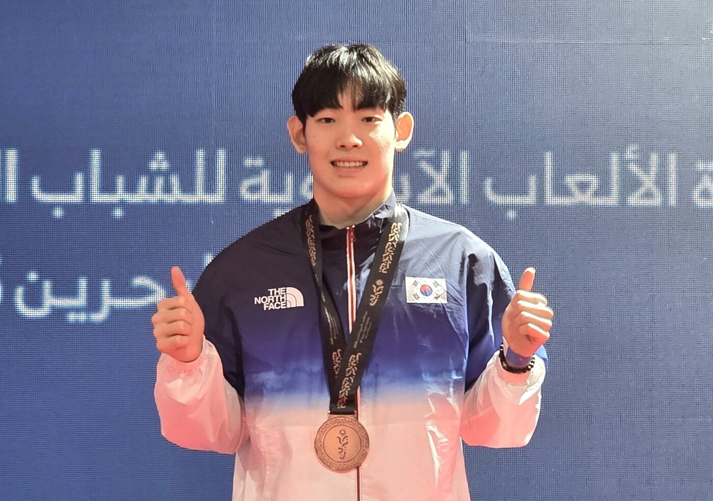 본문 이미지 - 현준이 2025 제3회 바레인 아시아청소년경기대회에서 동메달 2개를 획득했다. &#40;대한수영연맹 제공&#41;